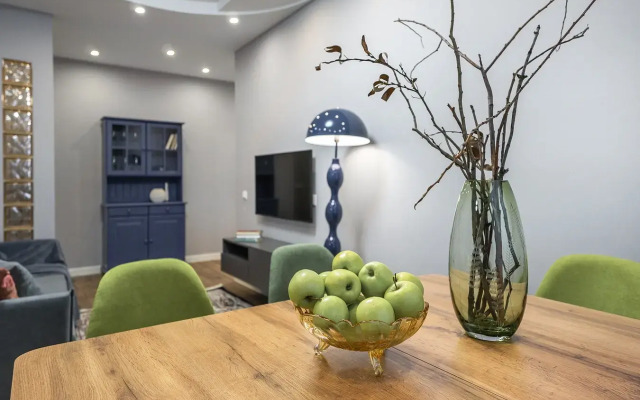 Квартира трехкомнатная Queenstay Остров мечты на Коломенской