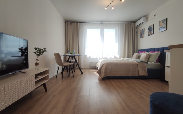 Квартира Современная Студия с большой кроватью и кондиционером