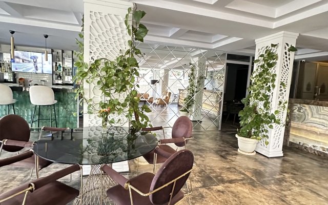 Mogons Exclusive Hotel