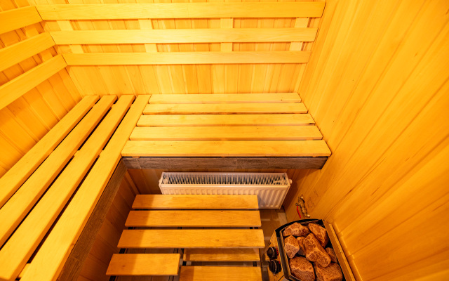 Merlin-Monro Flat with sauna