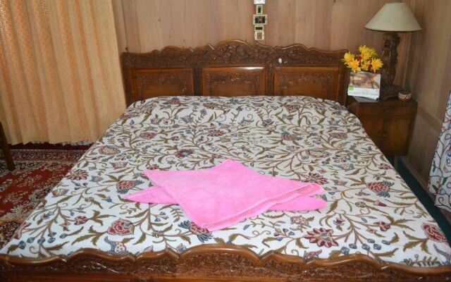 Houseboat Sweetstar Hotel