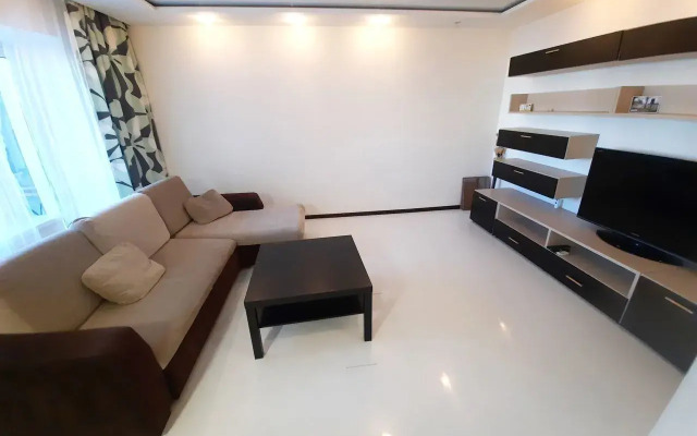 Квартира на Стройотрядовской