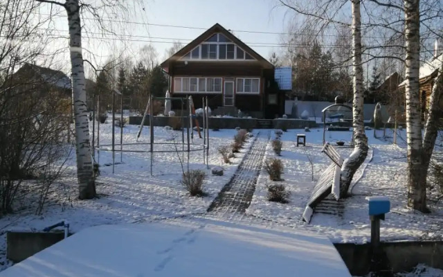 Частный дом коттедж с пятью комфортабельными спальнями