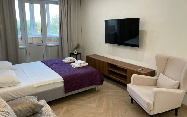 OtlichnyDen Ryadom S Zhd Vokzalom I Avroroy Flat