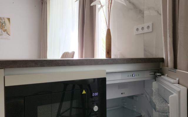 Tolstoy Donskaya Flat