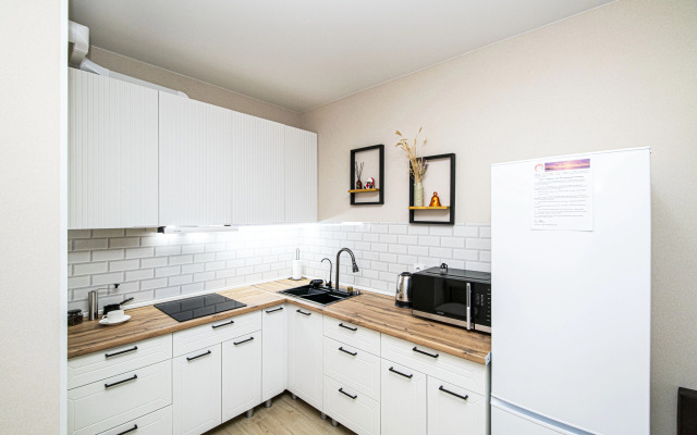 Апартаменты SunSet Чазова 2