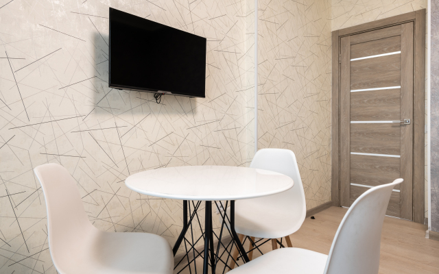Gosti Lyubyat u metro Novoperedelkino Bezhevaya Flat
