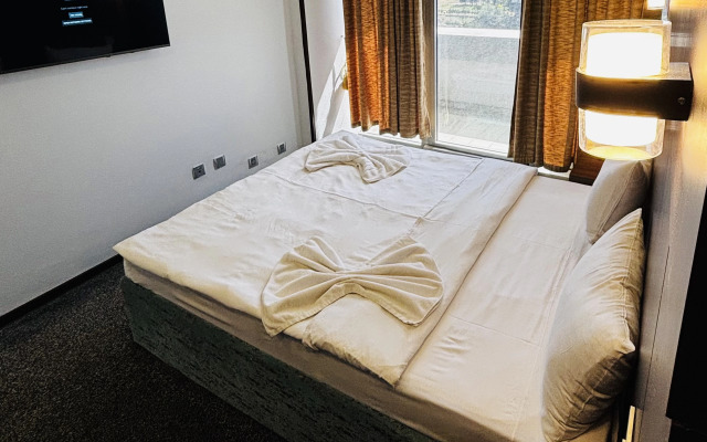 Отель Crossway Baku