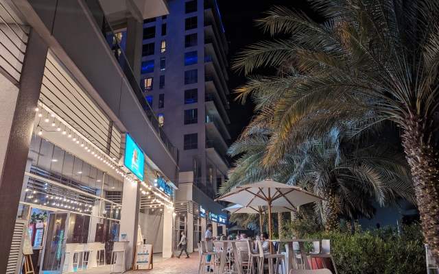 Apartamenty Luxurious Beachfront Marjan Island for Comfortable Stay