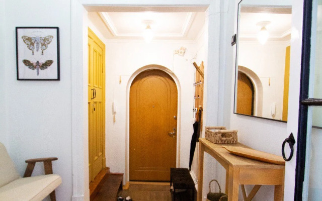 Tryokhkomnatnaya na Tverskoy Flat