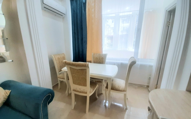 500m do Morya v Tsentre Sochi Flat