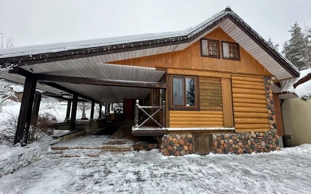 Гостевой дом Усадьба Земляничная