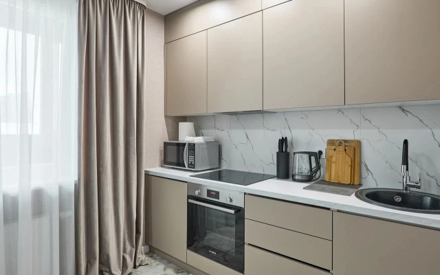 Reverie Gray Svetlye i Prostornye Apartment