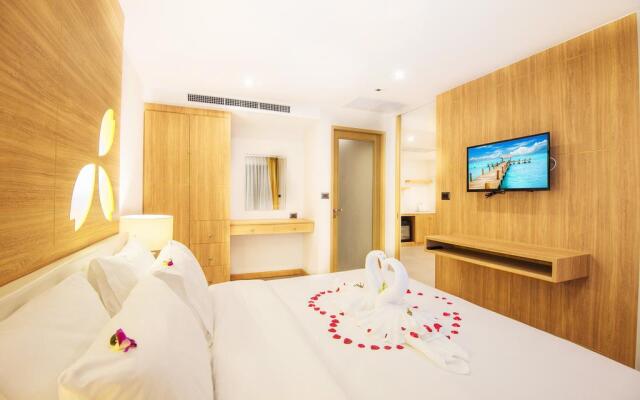 Clarion Hotel Patong Beach