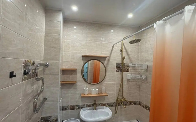 Uyutnaya kvartira po adresu Oktyabryskaya 221 Flat