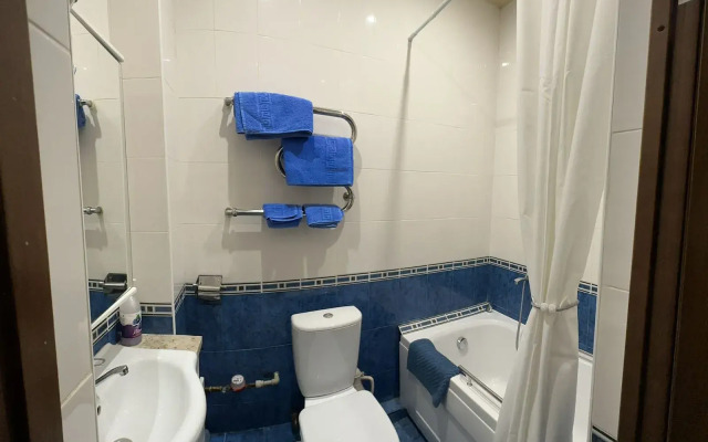 Ryadom S Istochnikom I Parkom Flat