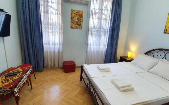 Davids Apartments