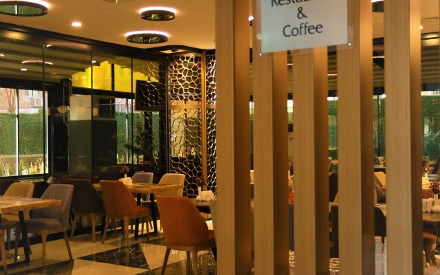 New Garden Hotel