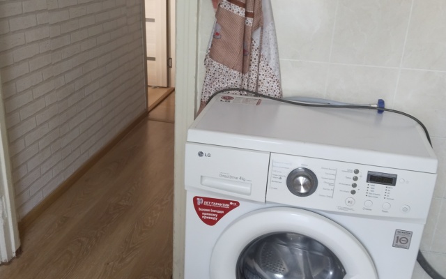 V tsentre Novomoskovska Flat