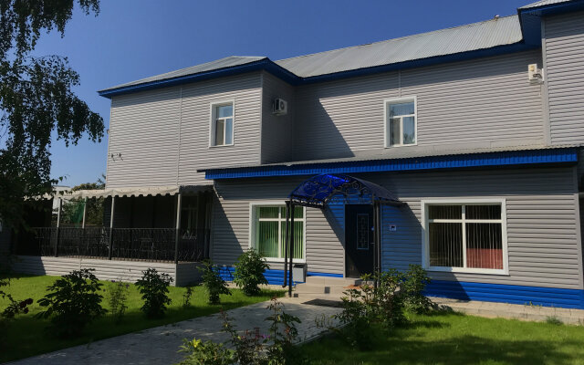 Отель Радужная