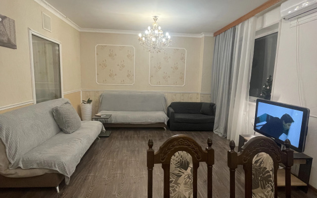 U Finlyandskogo Vokzala I Kreysera Avrory Apartments