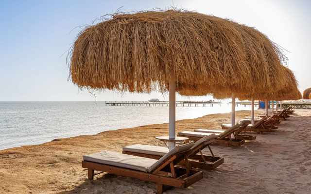 Alora Aqua Park Resort by SUNRISE
