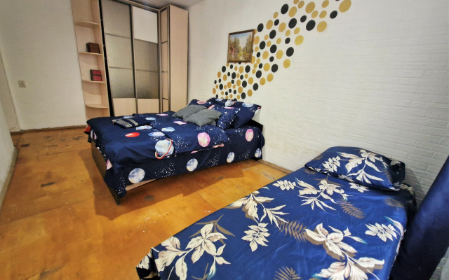 2Kh Komn Na Oranzhereynoy Flat