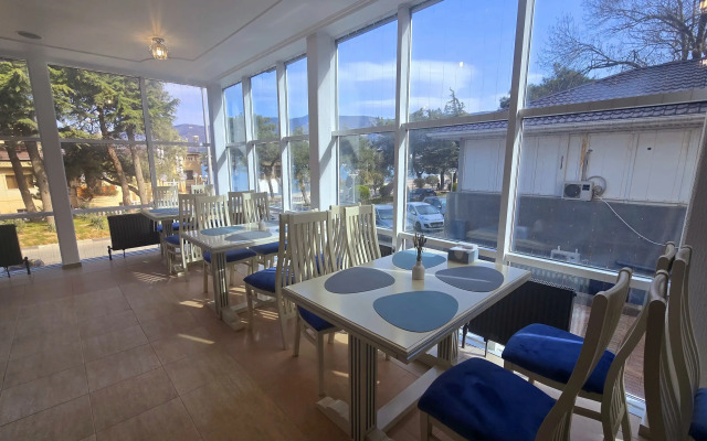 Brigantina Hotel