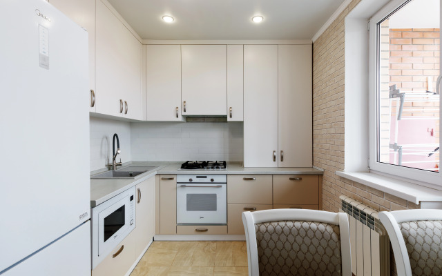 Uyutnaya dvukhkomnatnaya kvartira v Batayske Flat