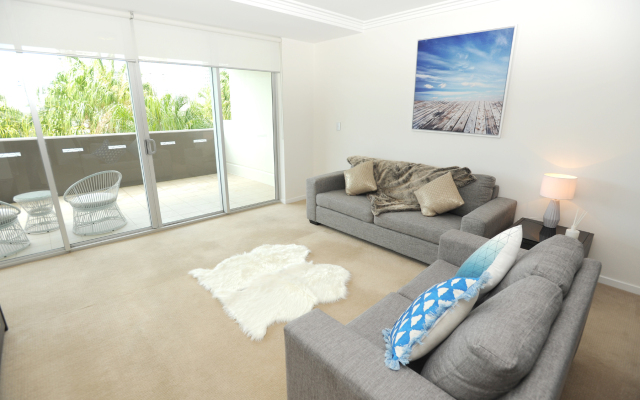Surfers Paradise Three Bedroom With Pool and Spa Access