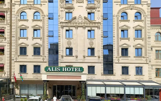 Alis  Baku