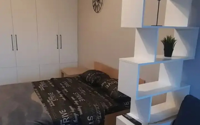 V Samom Tsentre Bresta Flat