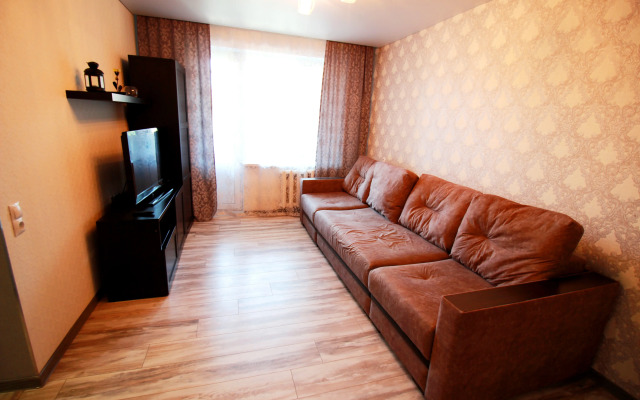 2kh Komnatnye Apartamenty U Zhd Vokzala Flat