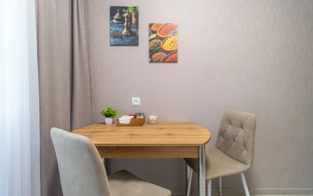 Na Ulitse Nadezhdy Suslovoy, 13 Flat