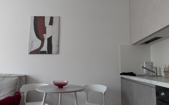 Burgundy Studio Msk Flat