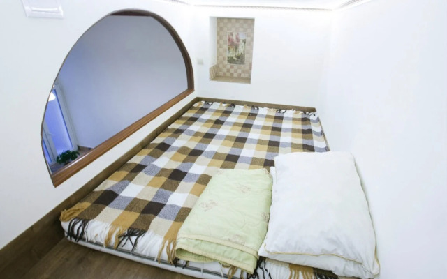 on Manezhny Living quarters