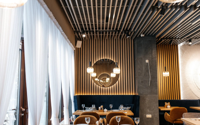 Kristall Hotel