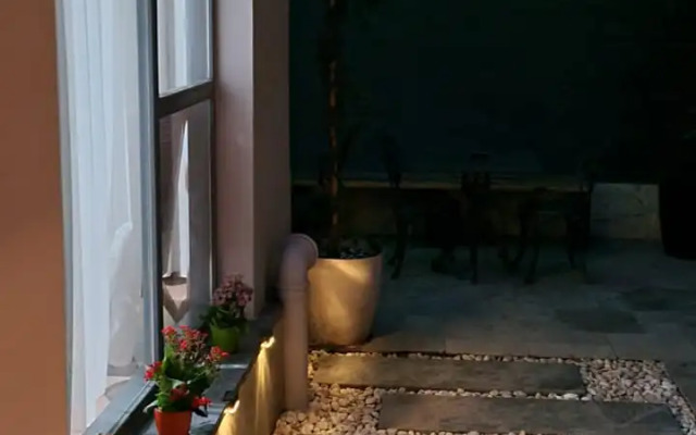 Entire house with courtyard Villa