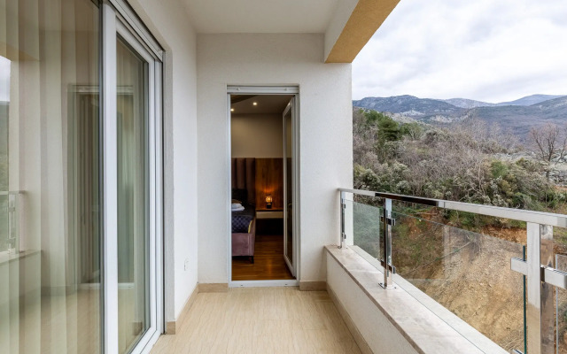 Imperial Nikic Apartments