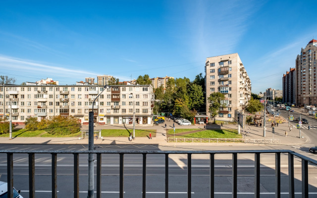 U Metro Zvezdnaya Apartments