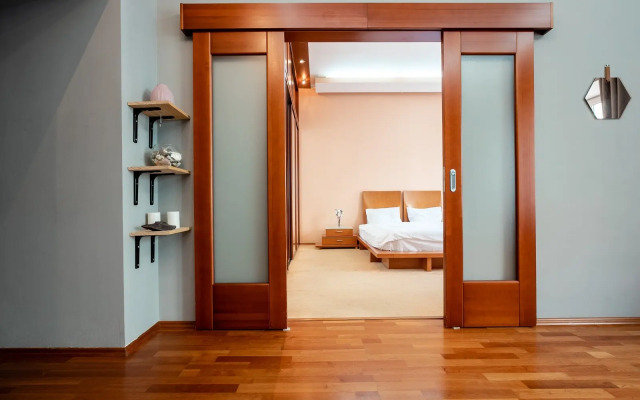 U Burdenko Flat