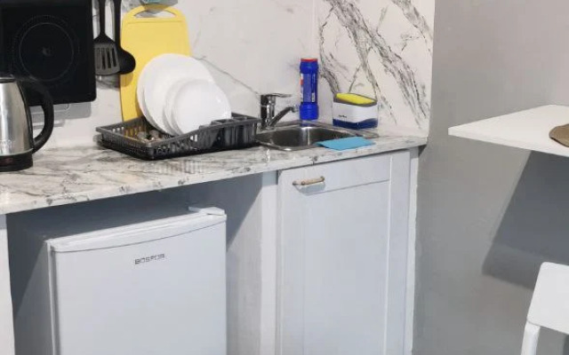 Uyutnaya studiya u metro Chertanovskaya Apartments