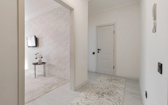 Svetlye Ryadom S Khanshatyrom Apartments