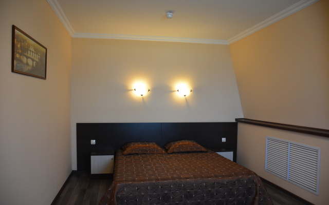 Atrium Hotel
