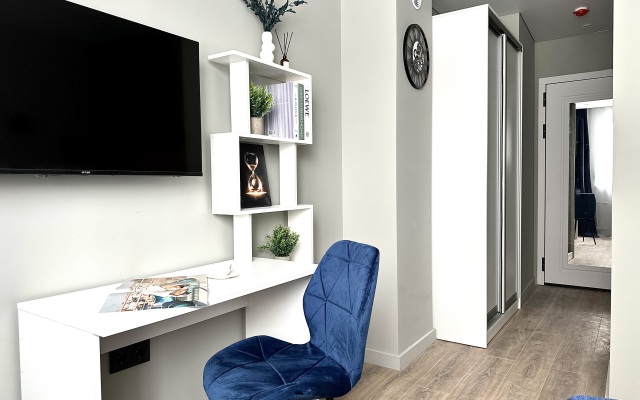 452 Leninskiy Pr 158 Apartments