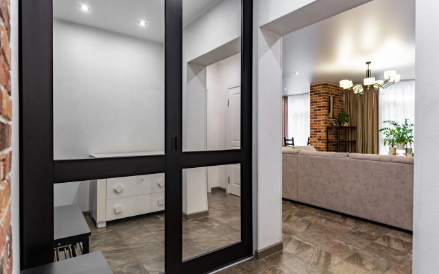 Na Tyulpanov Flat