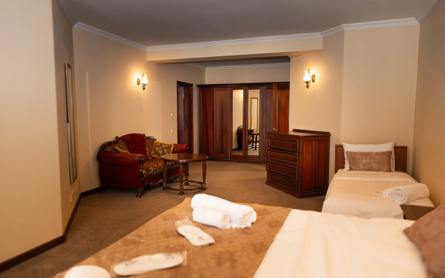 Отель Ritsa Hotel