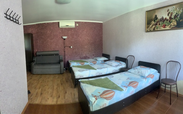 7 Palm Apartments