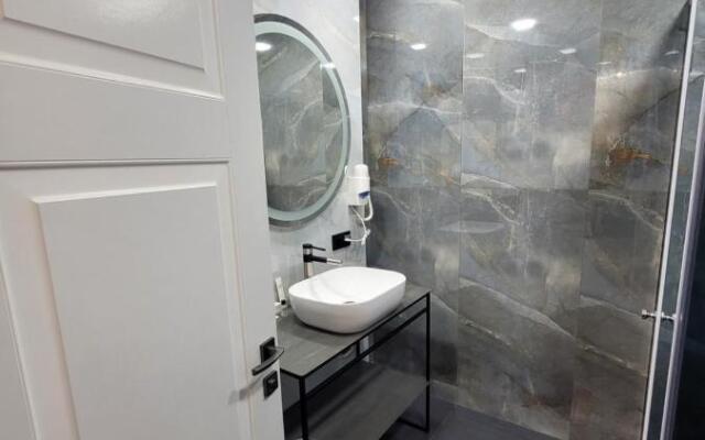 Roma Yerevan & Tours Hotel