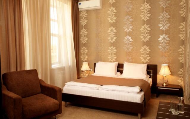 Kristall Hotel